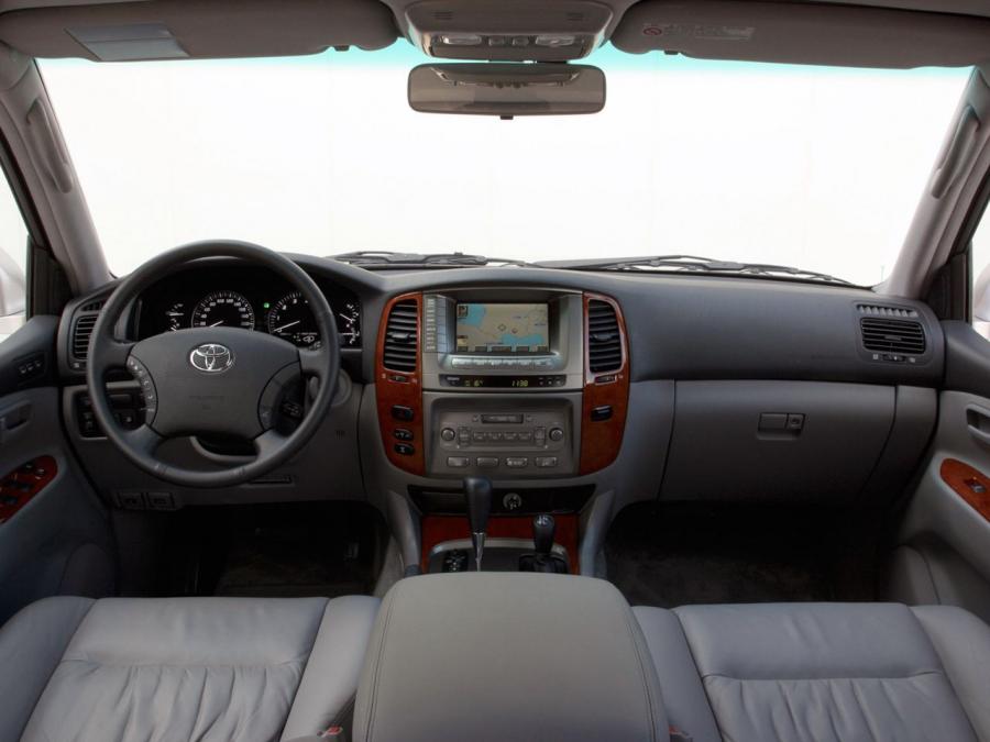  Toyota Land Cruiser 100 VX 2002 года  (фото 17 из 23)